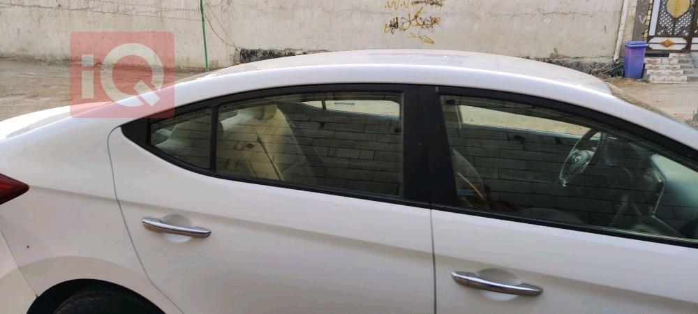 هیوندای ئەلەنترا